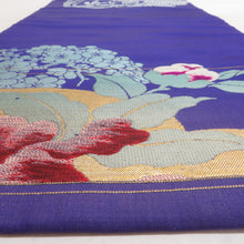 画像をギャラリービューアに読み込む, 名古屋帯 アンティーク帯 華丸に椿紋様 お太鼓柄 絹 青紫色ｘ金色ｘ多色 金糸 昔帯 レトロモダン 明治・大正ロマン 長さ335cm