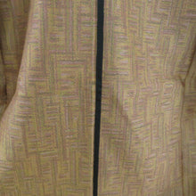 画像をギャラリービューアに読み込む, ウール着物 ウール85％ 絹とナイロン15％ 単衣 茶色ｘ薄紫色ｘ辛子色 幾何学模様 バチ衿 カジュアルきもの 普段着物 仕立て上がり 身丈158cm