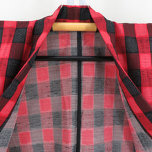 画像をギャラリービューアに読み込む, ウール着物 ウール 単衣 黒色ｘ赤色 市松に亀甲や絣など バチ衿 カジュアルきもの 普段着物 仕立て上がり 身丈159cm
