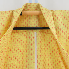 画像をギャラリービューアに読み込む, ウール着物 ウール 単衣 黄色ｘ赤色 絣模様 バチ衿 カジュアルきもの 普段着物 仕立て上がり 身丈155cm