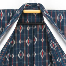 画像をギャラリービューアに読み込む, ウール着物 ウール 単衣 紺色ｘ赤色ｘ白色 幾何学模様 広衿 カジュアルきもの 普段着物 仕立て上がり 身丈156cm