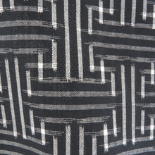 画像をギャラリービューアに読み込む, ウール着物 ウール 単衣 黒色ｘ白色 幾何学模様 バチ衿 カジュアルきもの 普段着物 仕立て上がり 身丈145cm