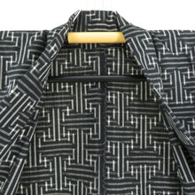 画像をギャラリービューアに読み込む, ウール着物 ウール 単衣 黒色ｘ白色 幾何学模様 バチ衿 カジュアルきもの 普段着物 仕立て上がり 身丈145cm