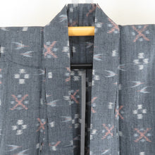 画像をギャラリービューアに読み込む, ウール着物 単衣 灰色ｘ薄オレンジ色 絣調模様 バチ衿 カジュアルきもの 普段着物 仕立て上がり 身丈147.5cm