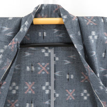 画像をギャラリービューアに読み込む, ウール着物 単衣 灰色ｘ薄オレンジ色 絣調模様 バチ衿 カジュアルきもの 普段着物 仕立て上がり 身丈147.5cm