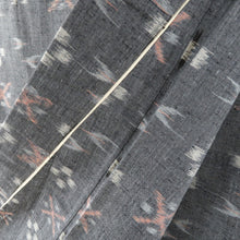 画像をギャラリービューアに読み込む, ウール着物 単衣 灰色ｘ薄オレンジ色 絣調模様 バチ衿 カジュアルきもの 普段着物 仕立て上がり 身丈147.5cm