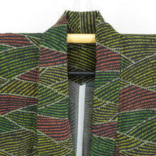 画像をギャラリービューアに読み込む, ウール着物 単衣 黒色ｘ赤色ｘ緑色ｘ黄色 幾何学模様 広衿 カジュアルきもの 普段着物 仕立て上がり 身丈152cm