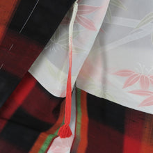 画像をギャラリービューアに読み込む, 紬 着物 アンサンブル 羽織付 縦縞模様 袷 バチ衿 黒色ｘ赤色ｘ黄緑色 ぼかし カラフル 正絹 カジュアル 仕立て上がり 身丈165cm