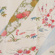 Load image into Gallery viewer, 小紋 袷 クリームイエローｘ黄緑ｘ多色 季節の花々に蝶々模様 青海波地紋 正絹 バチ衿 仕立て上がり着物 カジュアル 普段着物 和洋ミックス 身丈163cm