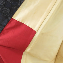 Load image into Gallery viewer, 紬 着物 袷 黒色ｘ紺色ｘエンジ色 植物柄 バチ衿 正絹 カジュアル 仕立て上がり着物 身丈156cm