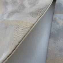 Load image into Gallery viewer, 名古屋帯 正絹 ベージュ色ｘ灰色ｘ金色 グレー系 六通柄 瓦調 焼き箔 仕立て上がり 着物帯 長さ350cm