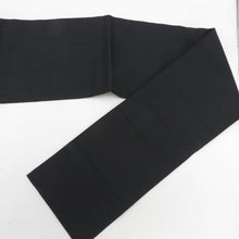 Load image into Gallery viewer, 名古屋帯 正絹 黒色ｘ白色ｘ赤色 金糸銀糸 焼箔調 お太鼓柄 花紋様 仕立て上がり 着物帯 長さ353cm