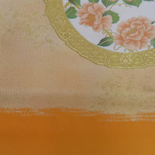 Load image into Gallery viewer, 名古屋帯 正絹 黄色ｘ金色ｘ多色 絵皿に花紋様 お太鼓柄 金糸 仕立て上がり 着物帯 長さ362cm