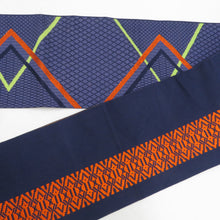 画像をギャラリービューアに読み込む, 名古屋帯 正絹 八寸帯 紺色ｘオレンジ色ｘ黄緑色 ジグザグ模様 献上柄 名古屋仕立て 全通柄 仕立て上がり 着物帯