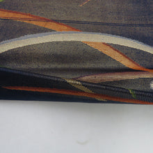 Load image into Gallery viewer, 名古屋帯 正絹 紺色ｘ金色ｘ多色 芝露紋様 六通柄 仕立て上がり 着物帯 長さ357cm