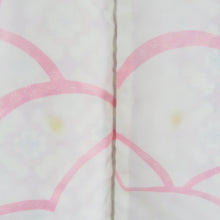 画像をギャラリービューアに読み込む, ウール着物 アンサンブル 着物と羽織2点セット 単衣 赤色ｘ白色x黄緑 小花模様 バチ衿 カジュアルきもの 普段着物 仕立て上がり 身丈156cm