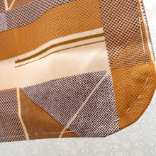 画像をギャラリービューアに読み込む, ウール着物 単衣 茶系×黒灰オフホワイト 幾何学柄 バチ衿 カジュアルきもの 普段着物 仕立て上がり ウールきもの 和洋ミックス 身丈142.2cm