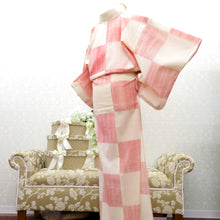 画像をギャラリービューアに読み込む, ウール着物 単衣 オフホワイト×赤 格子市松柄 バチ衿 カジュアルきもの 普段着物 仕立て上がり ウールきもの 身丈156.2cm