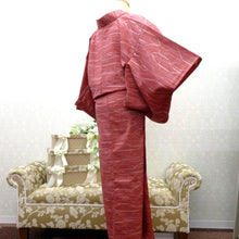 画像をギャラリービューアに読み込む, ウール着物 単衣 赤×白 幾何学柄 バチ衿 カジュアルきもの 普段着物 仕立て上がり ウールきもの 和洋ミックス 身丈154.3cm