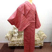 画像をギャラリービューアに読み込む, ウール着物 単衣 赤×白 幾何学柄 バチ衿 カジュアルきもの 普段着物 仕立て上がり ウールきもの 和洋ミックス 身丈154.3cm