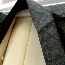 画像をギャラリービューアに読み込む, 紬 着物 袷 緑黒ミックス×黄緑茶 エ霞 花 菱柄 バチ衿 正絹 カジュアル 仕立て上がり着物 紬きもの 和洋ミックス 身丈151.6cm