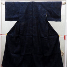 画像をギャラリービューアに読み込む, 紬 着物 袷 紺青ミックス×青ピンク緑 幾何学調柄 広衿 正絹 カジュアル 仕立て上がり着物 紬きもの 和洋ミックス 身丈157.7cm