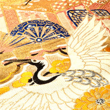 画像をギャラリービューアに読み込む, 丸帯 アンティーク帯 昔丸帯 絹 薄ベージュ×多色 御所車 鶴 松 花文様 全通柄 昔帯 レトロモダン 明治・大正ロマン 長さ385.5cm