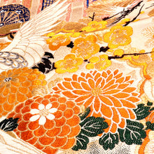 画像をギャラリービューアに読み込む, 丸帯 アンティーク帯 昔丸帯 絹 薄ベージュ×多色 御所車 鶴 松 花文様 全通柄 昔帯 レトロモダン 明治・大正ロマン 長さ385.5cm