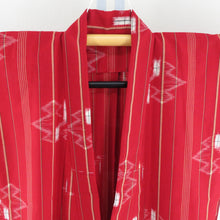 画像をギャラリービューアに読み込む, ウール着物 アンサンブル 着物と羽織2点セット 単衣 赤色ｘ黄色 縞に絣と燕模様 バチ衿 小さいサイズ カジュアルきもの 普段着物 仕立て上がり 身丈145cm