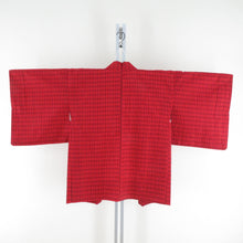 画像をギャラリービューアに読み込む, ウール着物 アンサンブル 着物と羽織2点セット 単衣 赤色x黒色 格子模様 バチ衿 カジュアルきもの 普段着物 仕立て上がり 身丈154cm
