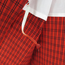 画像をギャラリービューアに読み込む, ウール着物 アンサンブル 着物と羽織2点セット 単衣 赤色x黒色 格子模様 バチ衿 カジュアルきもの 普段着物 仕立て上がり 身丈154cm