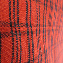 画像をギャラリービューアに読み込む, ウール着物 アンサンブル 着物と羽織2点セット 単衣 赤色x黒色 格子模様 バチ衿 カジュアルきもの 普段着物 仕立て上がり 身丈154cm