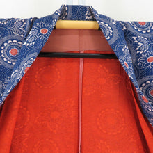 Load image into Gallery viewer, ウール着物 単衣 紺色ｘ赤色ｘ白色 花模様 バチ衿 カジュアルきもの 普段着物 仕立て上がり 身丈166cm