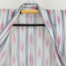 Load image into Gallery viewer, 夏着物 単衣 絽 ポリエステル 白色ｘピンク色ｘ薄青色 夏用 小紋 矢羽根模様 バチ衿 仕立て上がり 身丈158cm