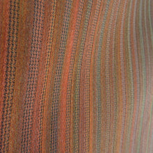 Load image into Gallery viewer, 道行 グラデーション 縦縞文様 茶色ｘ小豆色ｘオレンジ色 正絹 着物コート 和装用 ちりよけ 身丈133cm