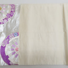 Load image into Gallery viewer, 袋帯 源氏車に四方花紋様 銀色ｘ紫色 シルバー系 六通柄 フォーマル向け 仕立て上がり 着物帯 長さ440cm