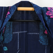 Load image into Gallery viewer, 浴衣 女性ゆかた 紺色ｘピンク色ｘ青色 花模様 コーマ地 綿 夏物 レディース 仕立て上がり 身丈157cm