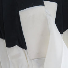 Load image into Gallery viewer, 子供着物 男の子用 子供きもの 一つ身 襦袢セット 鷲に松文 黒色ｘ緑色 金糸 刺繍入り 正絹 5歳 フォーマル 子供着物 男児 七五三 祝着 身丈49.5cm