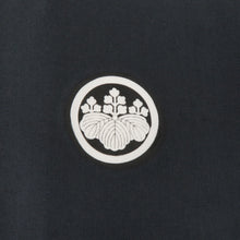 Load image into Gallery viewer, 子供着物 男の子用 子供きもの 一つ身 襦袢セット 鷲に松文 黒色ｘ緑色 金糸 刺繍入り 正絹 5歳 フォーマル 子供着物 男児 七五三 祝着 身丈49.5cm