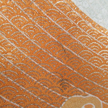 画像をギャラリービューアに読み込む, 訪問着 袷 黒色ｘ多色 波模様 金コマ 刺繍入り 紋無し 広衿 正絹 仕立て上がり着物 身丈160cm