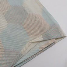 画像をギャラリービューアに読み込む, 小紋 夏物 紗単衣 夏着物 紗 バチ衿 絹 薄緑色ｘ薄黄色ｘ多色 亀甲模様 仕立て上がり 身丈155cm