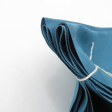 画像をギャラリービューアに読み込む, 反物 色無地 八掛付 ターコイズブルー 草木染め 伝統工芸品 一つ紋 丸に三つ引き紋 正絹 着物生地 和裁 未仕立て