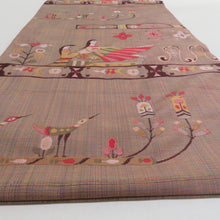 画像をギャラリービューアに読み込む, 袋帯 洒落袋帯 紬 欧風 薄サーモンピンク色ｘ茶色ｘ多色 エスニック調 人物に鳥模様 絹 六通柄 仕立て上がり 着物帯 長さ440cm