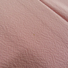 画像をギャラリービューアに読み込む, 色無地 ピンク色 正絹 一つ紋 木瓜紋 羽田登喜男名入り 落款入り 作家物 袷 仕立て上がり フォーマル 身丈158cm