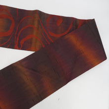 画像をギャラリービューアに読み込む, 名古屋帯 紬 エンジ色ｘ茶色ｘ紫色 流水文様 六通柄 正絹 カジュアル 着物帯 長さ352cm