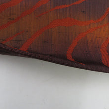画像をギャラリービューアに読み込む, 名古屋帯 紬 エンジ色ｘ茶色ｘ紫色 流水文様 六通柄 正絹 カジュアル 着物帯 長さ352cm