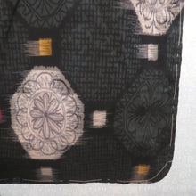 画像をギャラリービューアに読み込む, アンティーク 銘仙 昔着物 深緑地 白×黄×赤 袷 バチ衿 正絹 仕付け糸付き 昔きもの レトロモダン 明治・大正ロマン 身丈153.6cm