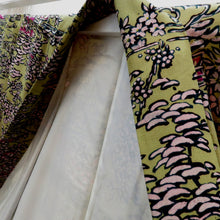 画像をギャラリービューアに読み込む, 小紋 昔 アンティーク 昔着物 緑×多色 花鳥 風景 バチ衿 正絹 昔きもの レトロ 明治・大正ロマン カジュアル サイズ小さめ 身丈153.1cm