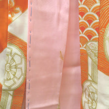 Load image into Gallery viewer, 子供着物 女の子用 四つ身 襦袢セット オレンジ×オフホワイト×金彩 御所車 波 古典柄 単衣 ポリエステル 子供きもの 女児 七五三 祝着 身丈117cm