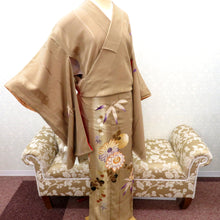 画像をギャラリービューアに読み込む, 訪問着 昔 アンティーク 昔着物 薄茶×多色 花々 金コマ刺繍 広衿 正絹 昔きもの レトロ 明治・大正ロマン 和洋ミックス 身丈155.5cm